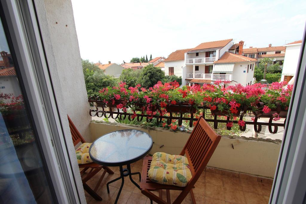 Rooms And Apartments Sally Rovinj Quarto foto