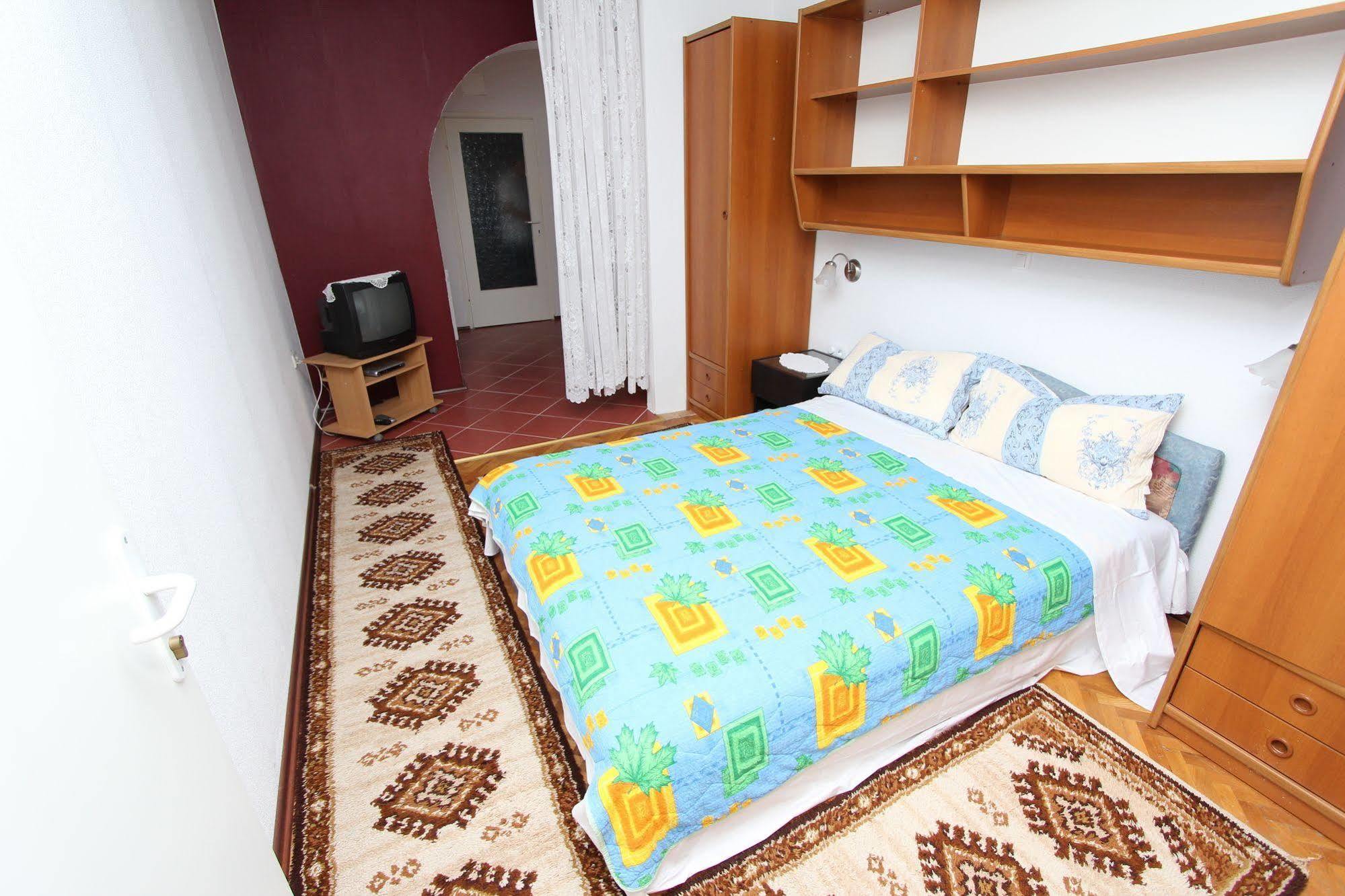 Rooms And Apartments Sally Rovinj Exterior foto
