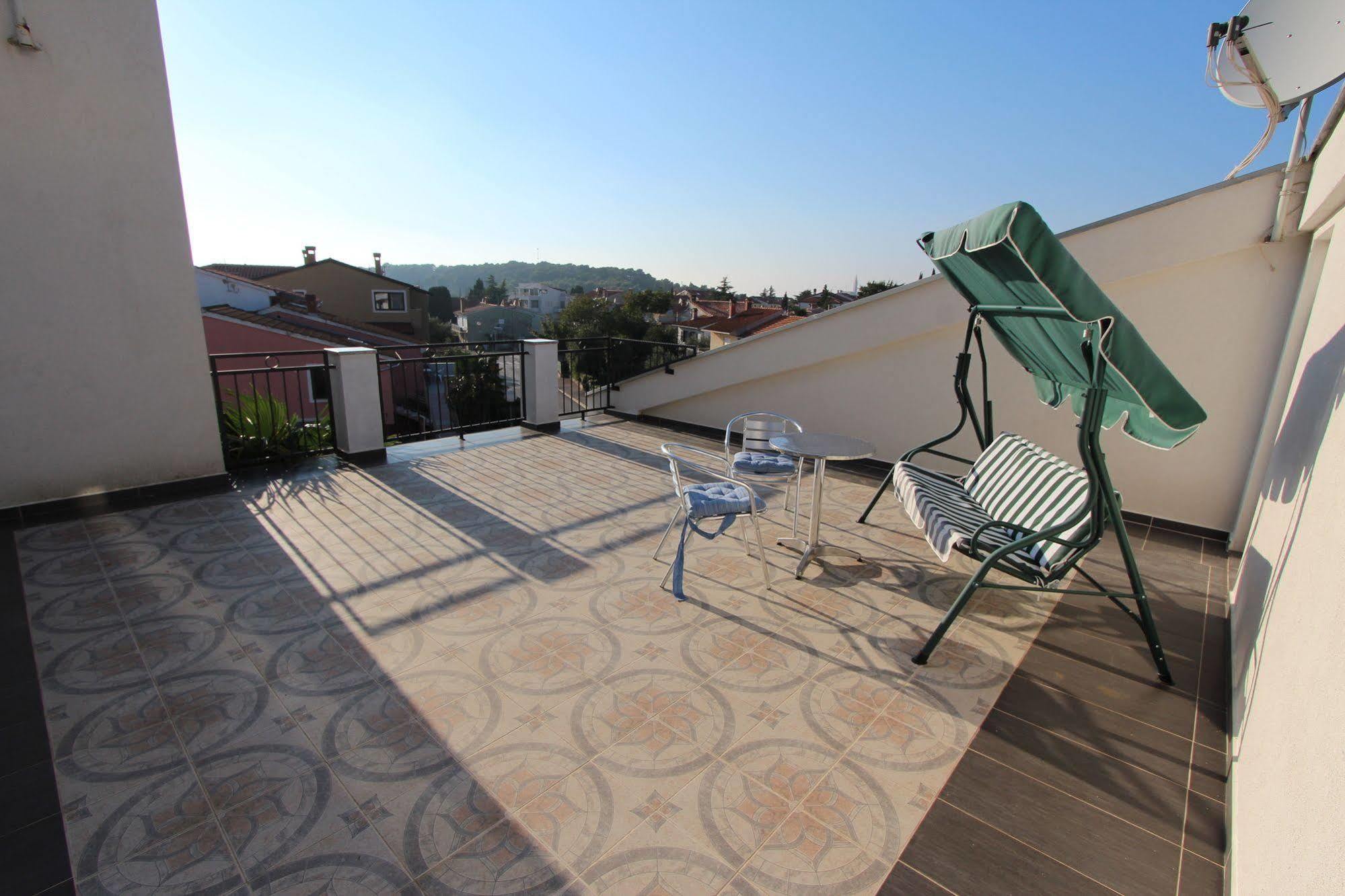 Rooms And Apartments Sally Rovinj Exterior foto