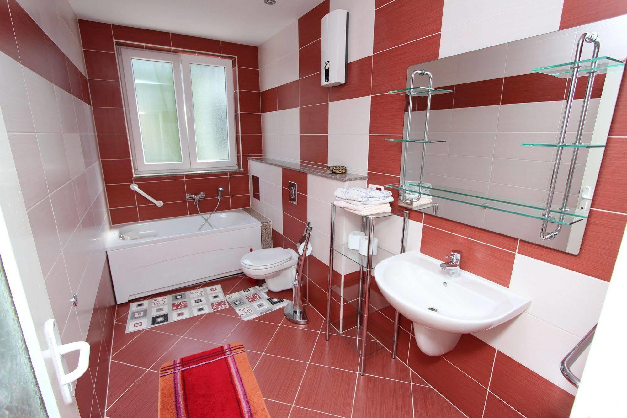 Rooms And Apartments Sally Rovinj Exterior foto